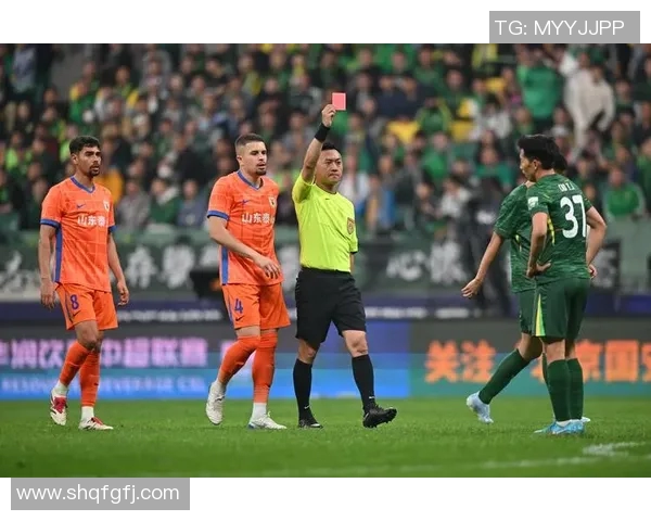 上港与北京国安激战正酣进球大战引发球迷热烈讨论